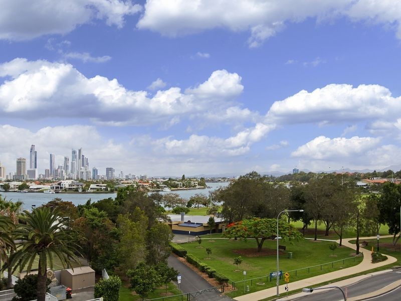 618/1-3 Aqua St Southport, Southport QLD 4215