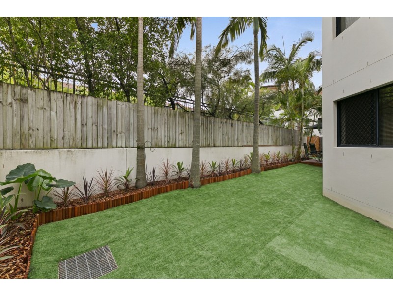 4/84 High Street, Southport QLD 4215