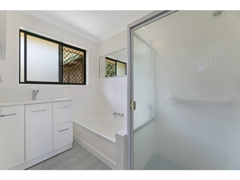 9 Nyora Street, Southport QLD 4215