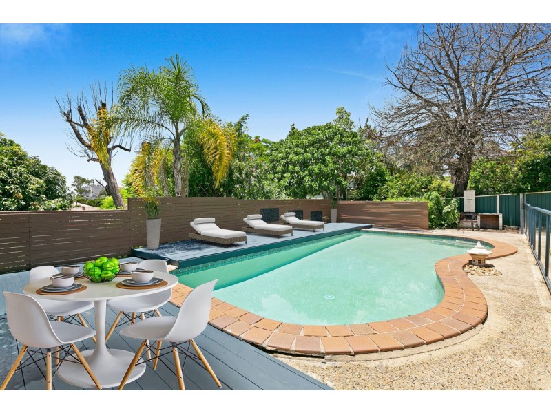 9 Nyora Street, Southport QLD 4215