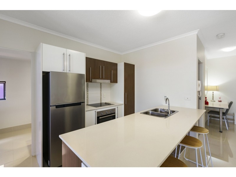 30/171 Scarborough Street, Southport QLD 4215