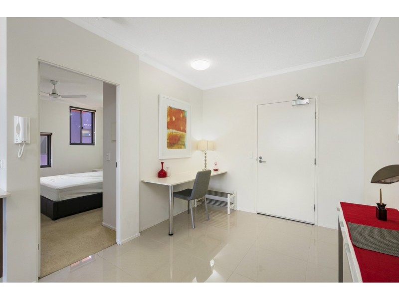 30/171 Scarborough Street, Southport QLD 4215