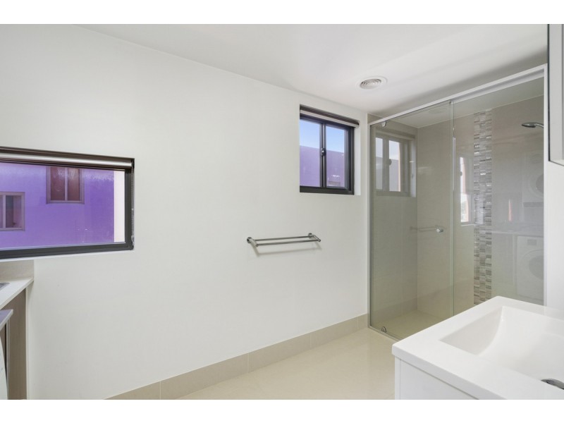 30/171 Scarborough Street, Southport QLD 4215