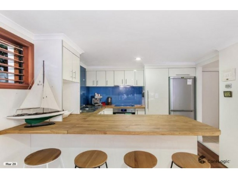 113 Kindra Avenue, Southport QLD 4215