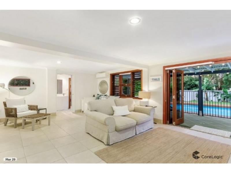 113 Kindra Avenue, Southport QLD 4215