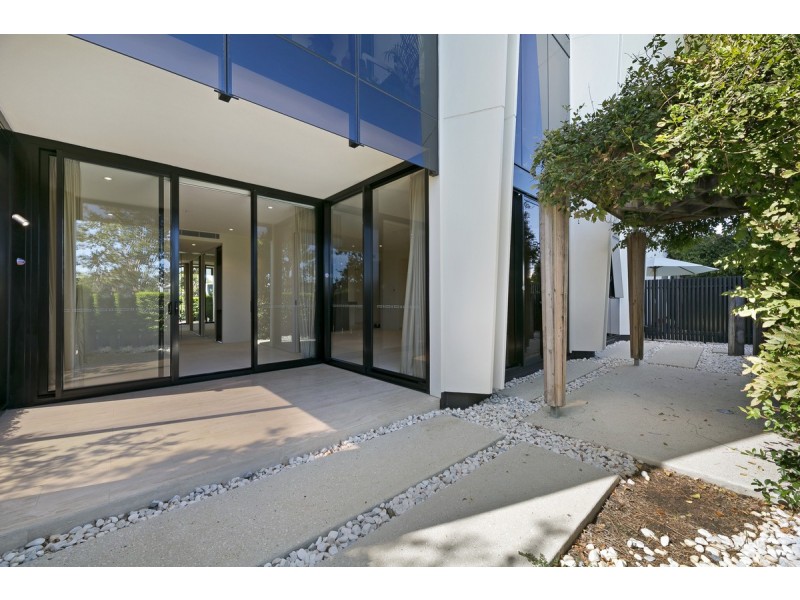 109w/1 Marina Drive, Benowa QLD 4217