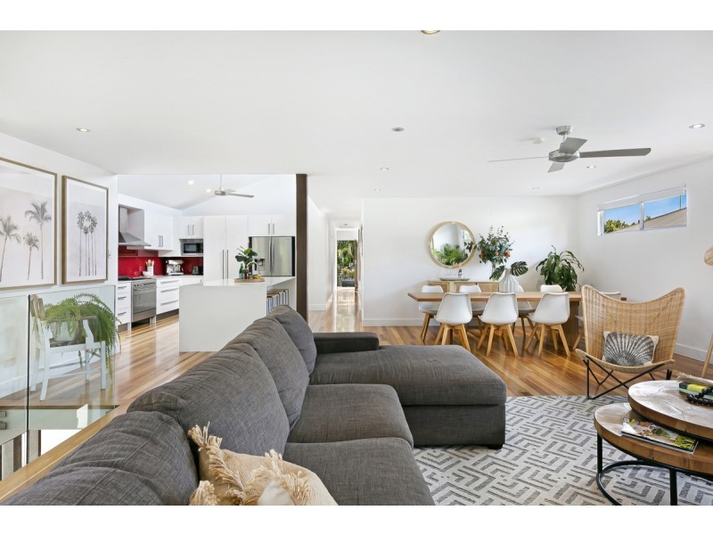 8 Terrigal Crescent, Southport QLD 4215