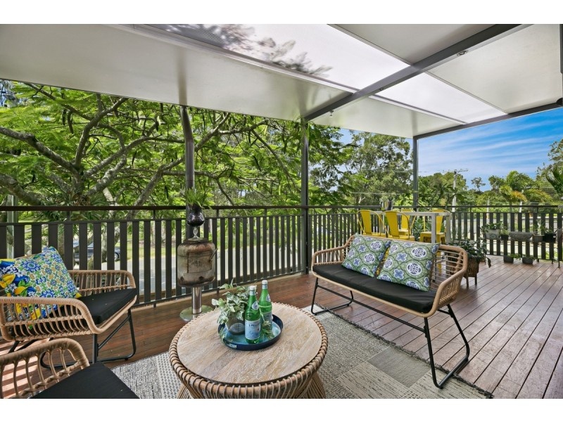 8 Terrigal Crescent, Southport QLD 4215