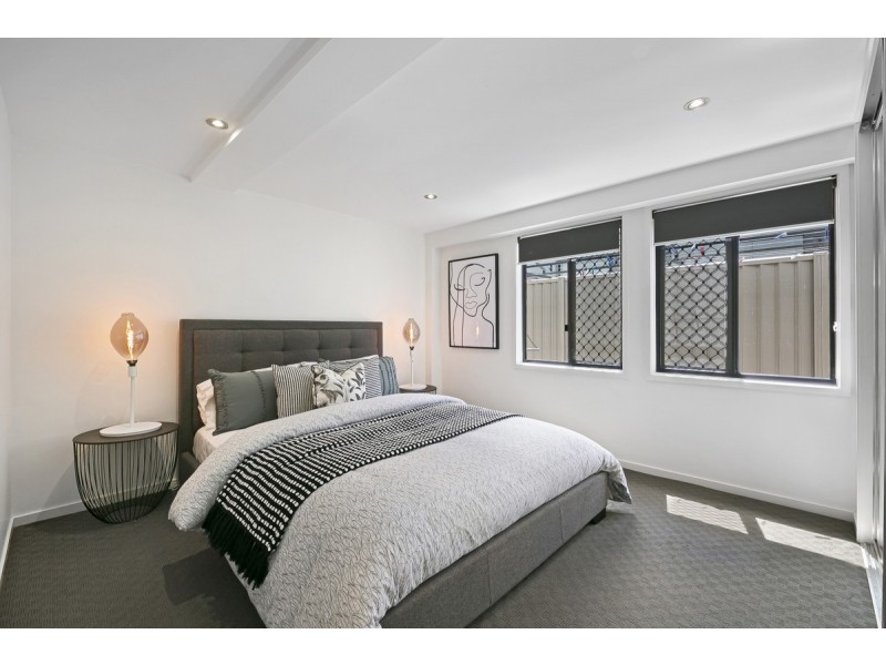 8 Terrigal Crescent, Southport QLD 4215