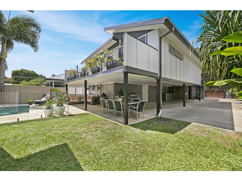 8 Terrigal Crescent, Southport QLD 4215