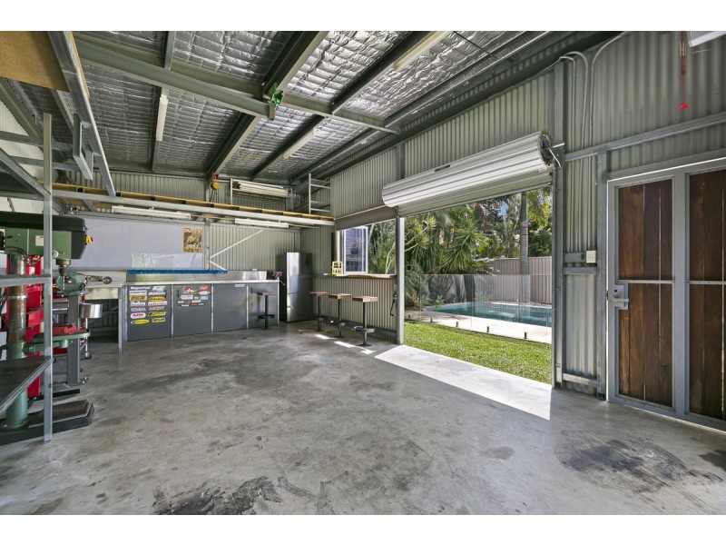 8 Terrigal Crescent, Southport QLD 4215