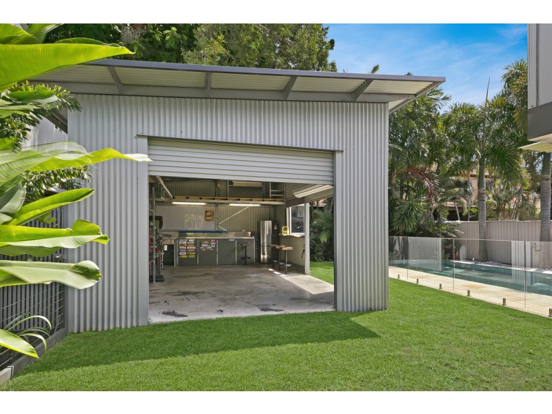 8 Terrigal Crescent, Southport QLD 4215