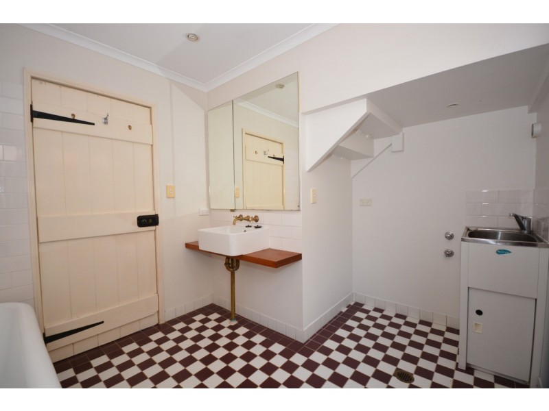 16 Rose Street, Southport QLD 4215