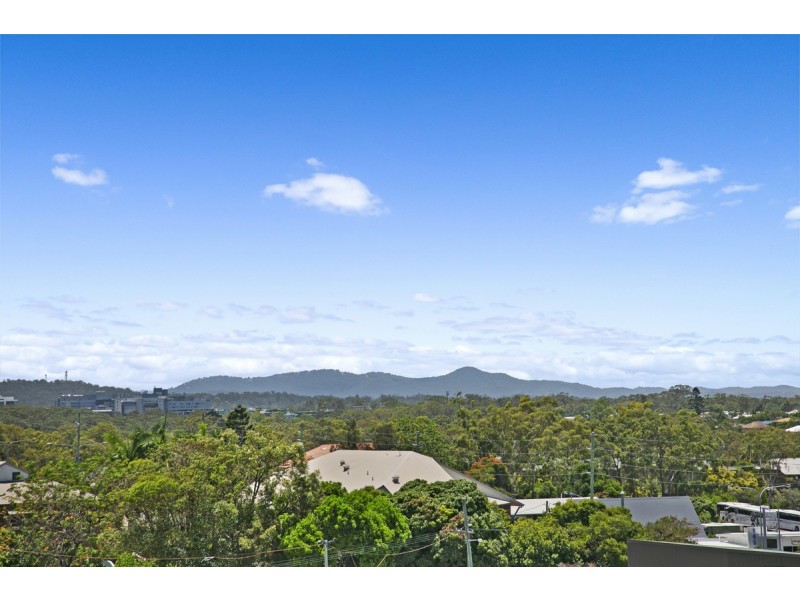 701/26 Spendelove Avenue, Southport QLD 4215