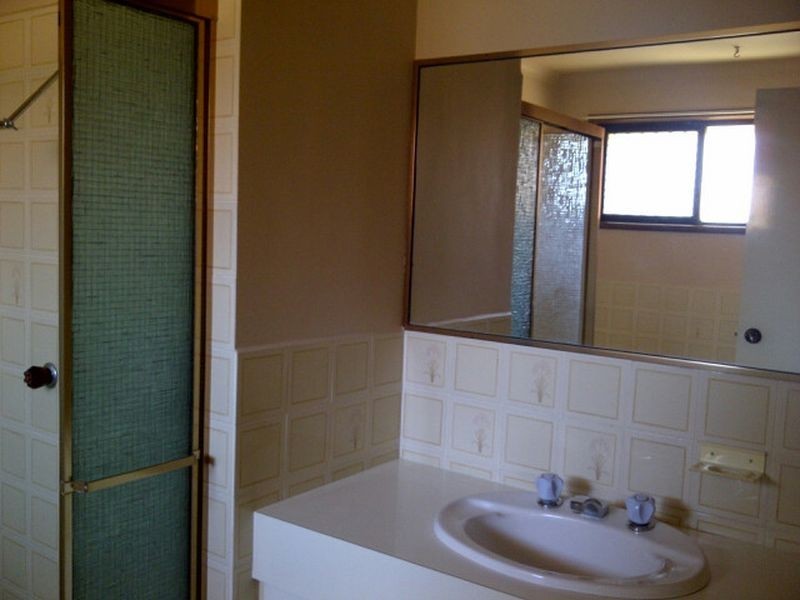 2 Mango Place, Southport QLD 4215