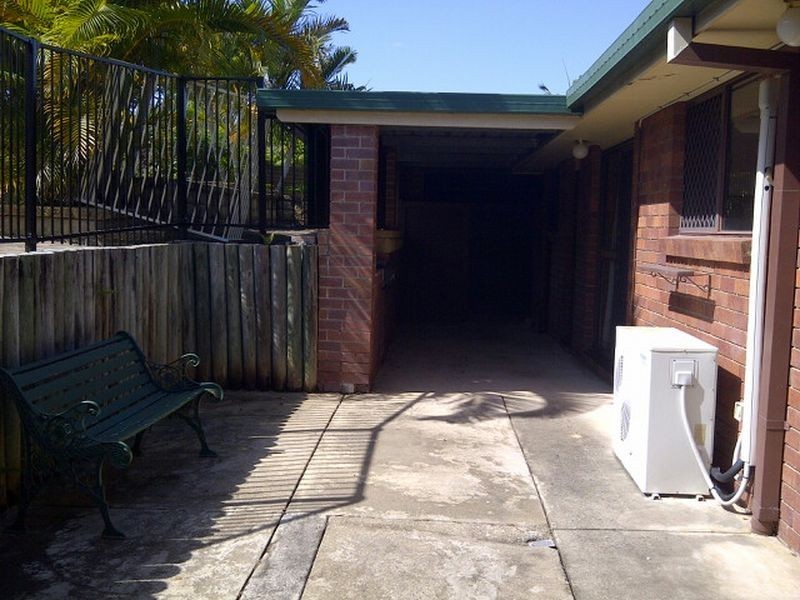 2 Mango Place, Southport QLD 4215