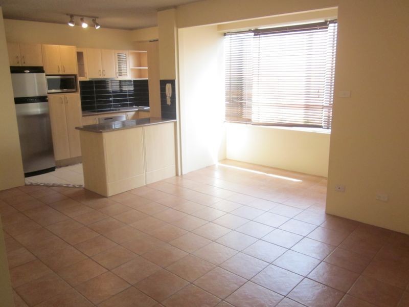 4/15 Pacific St, Main Beach QLD 4217