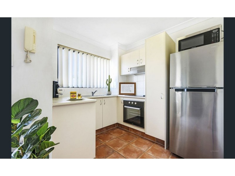28/11 Owens Lane, Southport QLD 4215