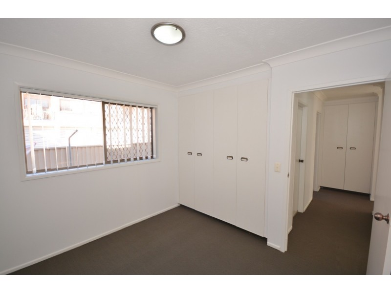 1/209 Scarborough Street, Southport QLD 4215
