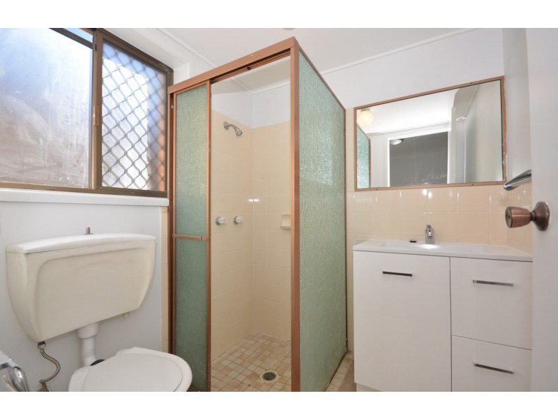 1/209 Scarborough Street, Southport QLD 4215