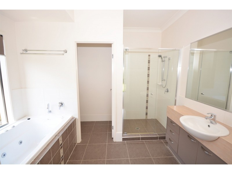 5 Picnic Creek Drive, Coomera QLD 4209