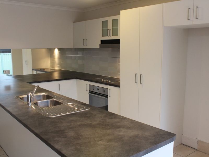 8 Drysdale Lane, Arundel QLD 4214