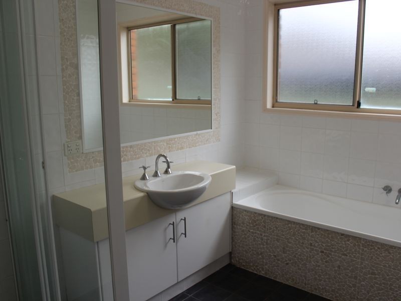 8 Drysdale Lane, Arundel QLD 4214