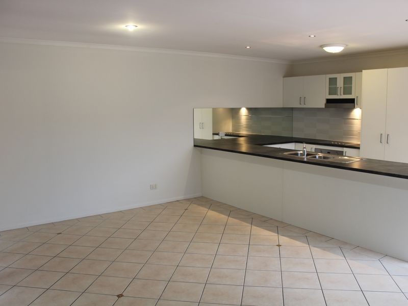 8 Drysdale Lane, Arundel QLD 4214