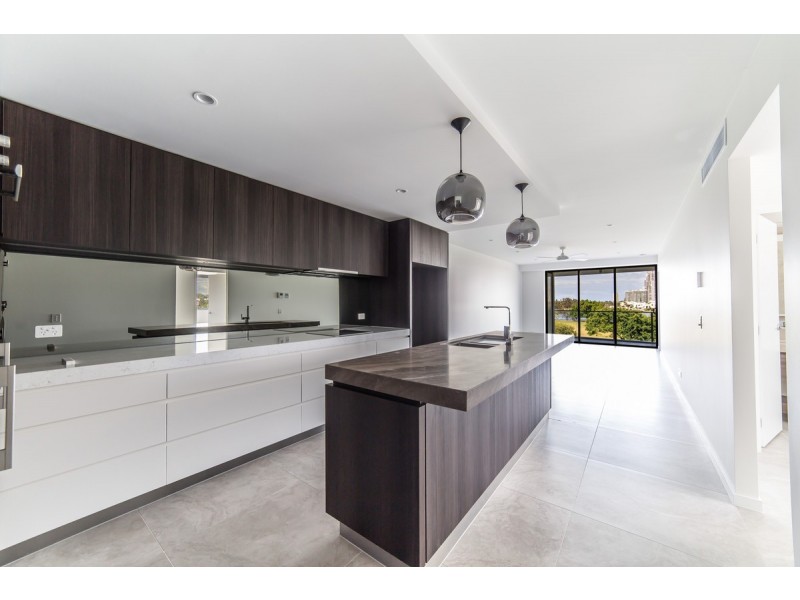 401/30 Brighton Parade, Southport QLD 4215