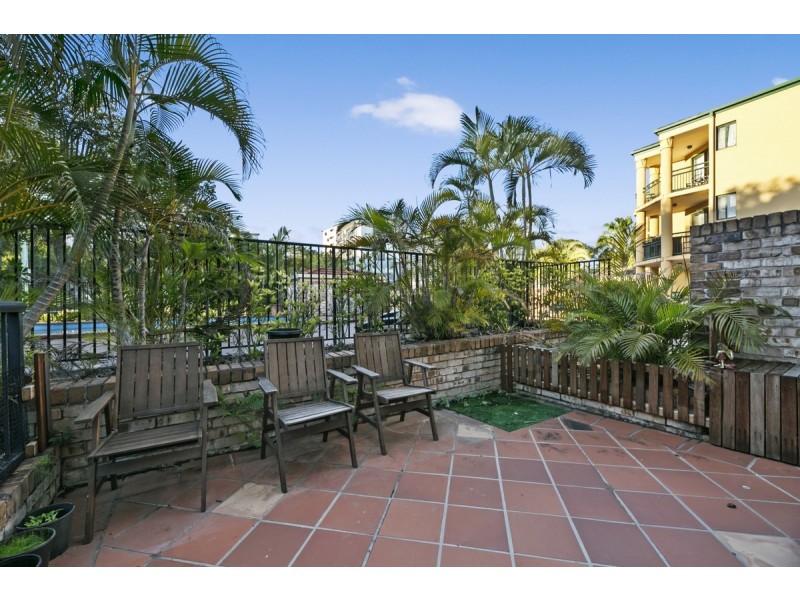 10/14-16 Spendelove Avenue, Southport QLD 4215