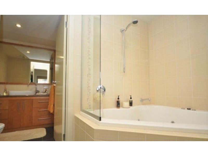 9/31 Railway Street, Southport QLD 4215