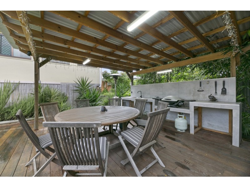 9 Ikana Court, Southport QLD 4215