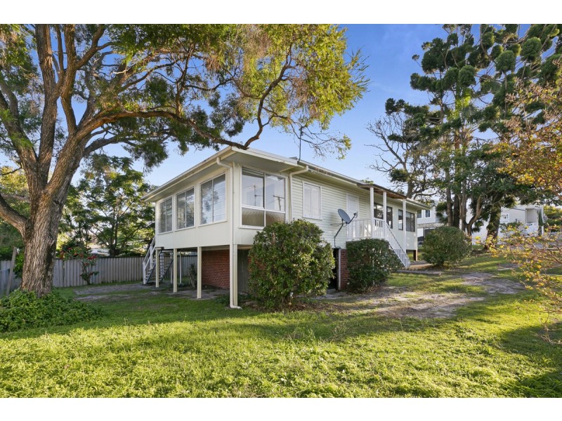 31 Echlin Street, Labrador QLD 4215