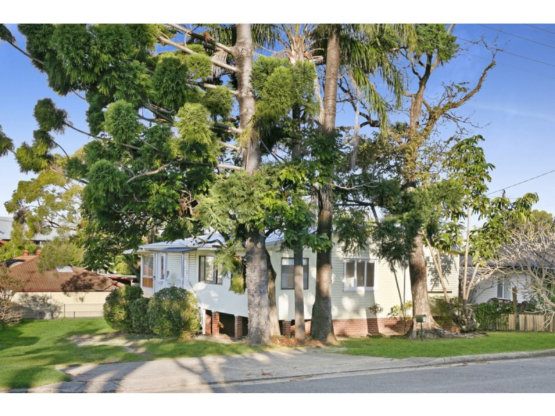 31 Echlin Street, Labrador QLD 4215