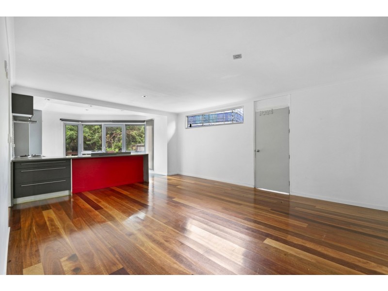 130 Falconer Street, Southport QLD 4215