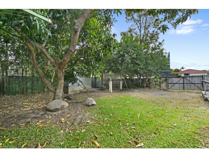 130 Falconer Street, Southport QLD 4215