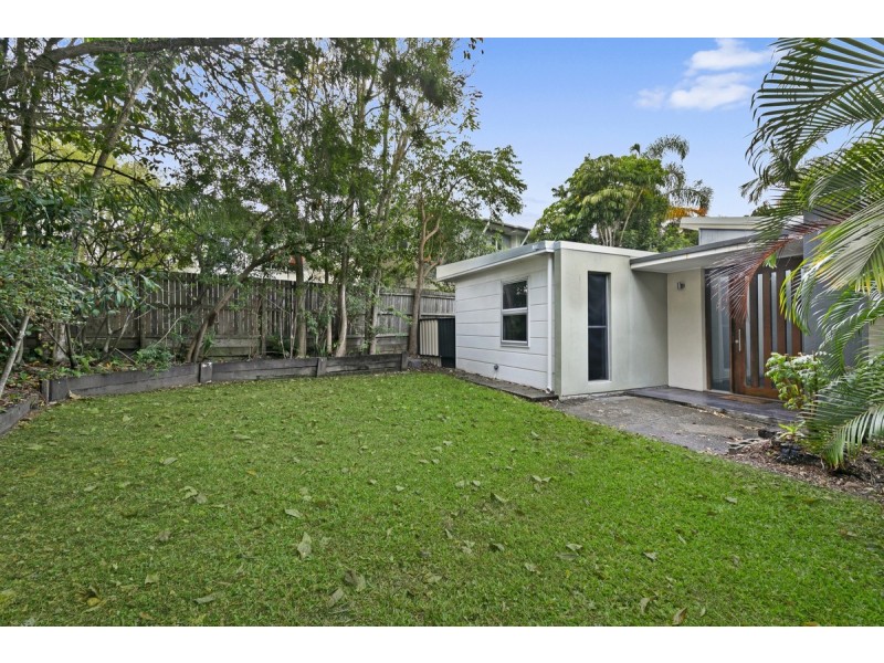 130 Falconer Street, Southport QLD 4215