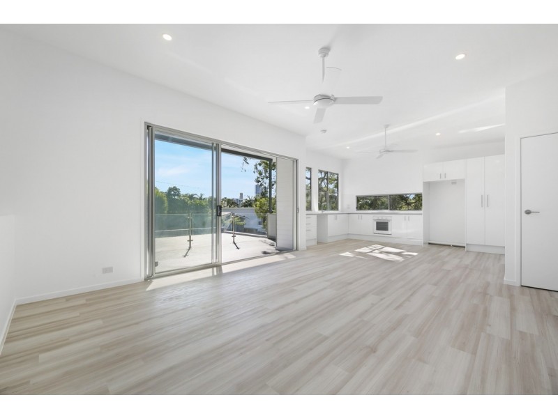 8 Margaret Street, Southport QLD 4215