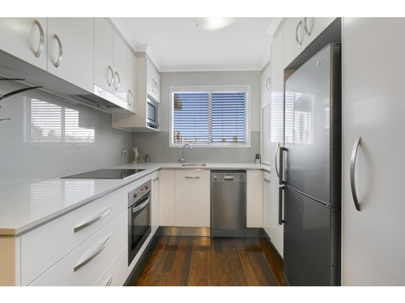 11 Percy Street, Southport QLD 4215