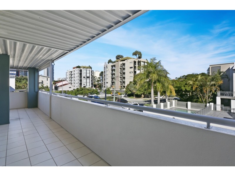 12/52-58 Queen Street, Southport QLD 4215