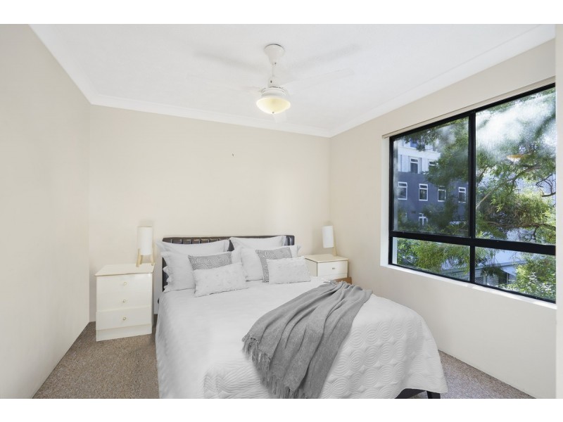 17/11 Owens Lane, Southport QLD 4215