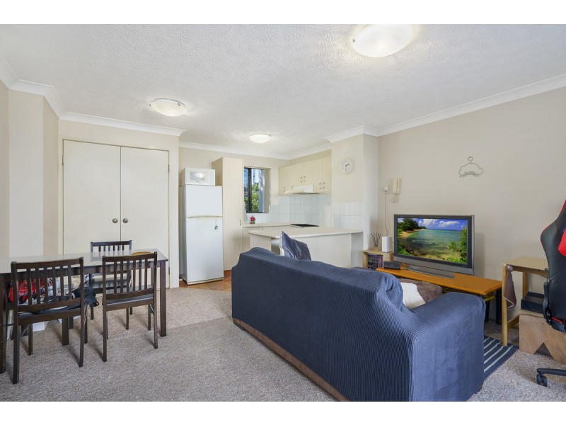 17/11 Owens Lane, Southport QLD 4215