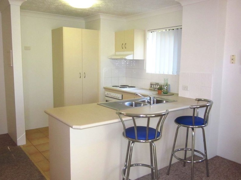 27/16 Waverley Street, Southport QLD 4215