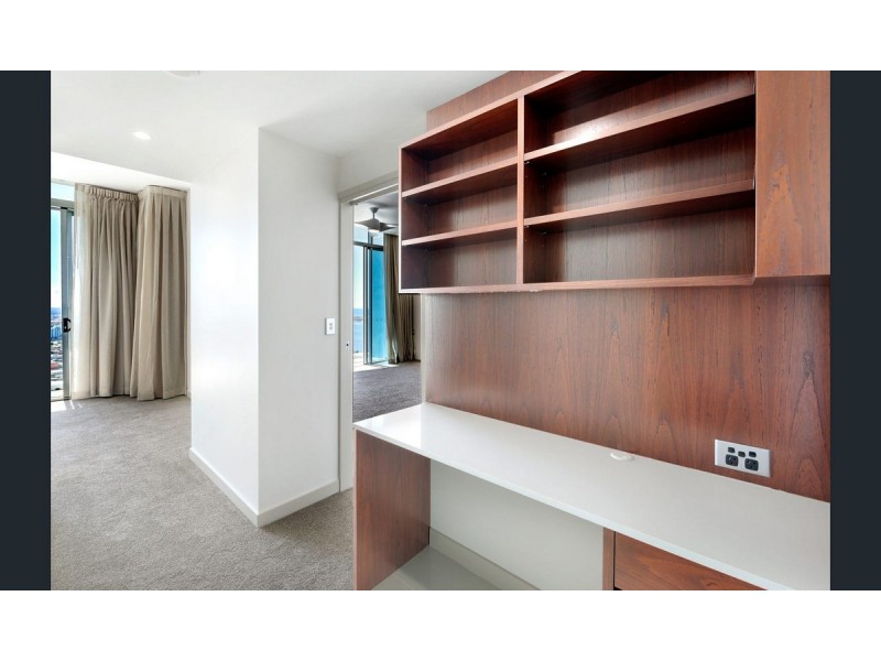 33809/9 Lawson Street, Southport QLD 4215