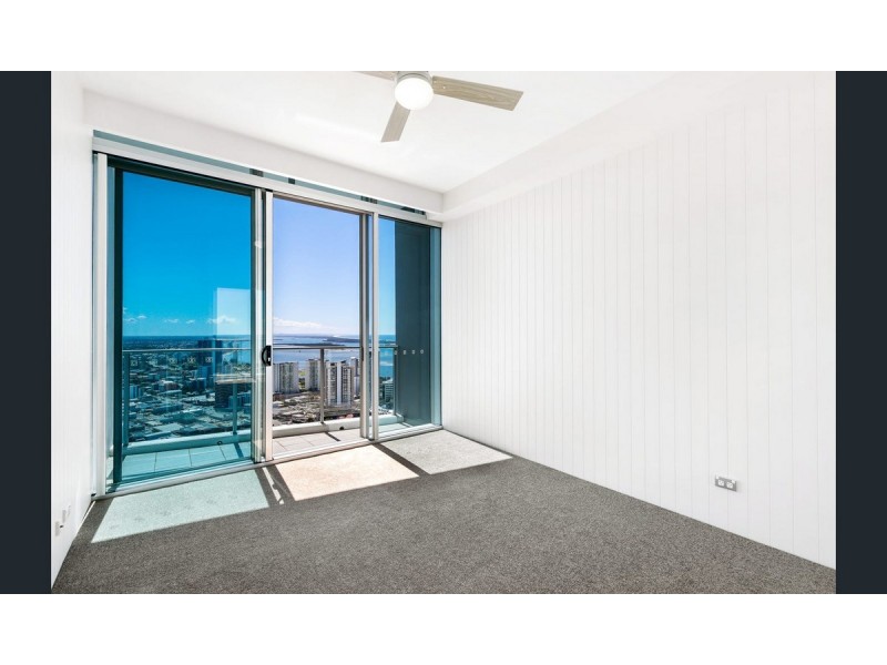 33809/9 Lawson Street, Southport QLD 4215
