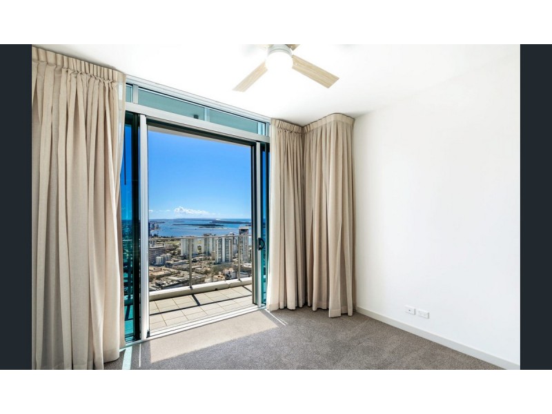 33809/9 Lawson Street, Southport QLD 4215