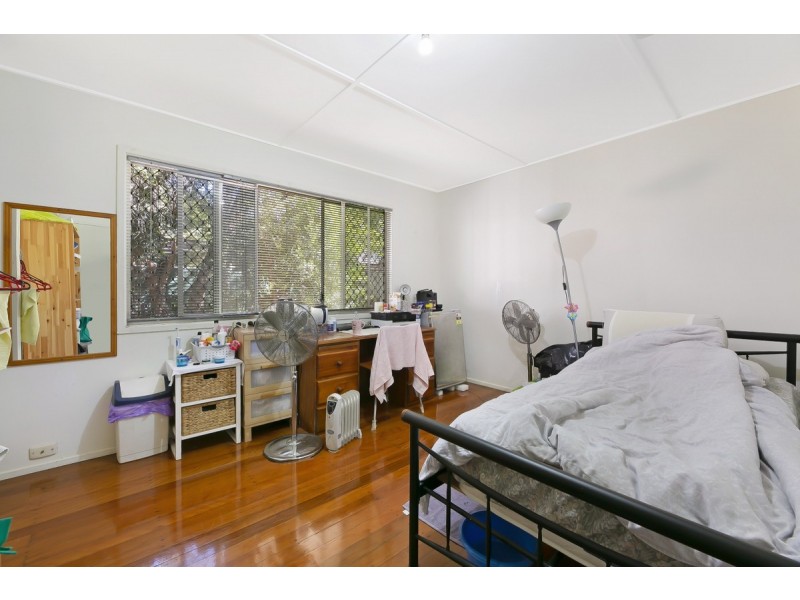 1-3 Sungold Avenue, Southport QLD 4215