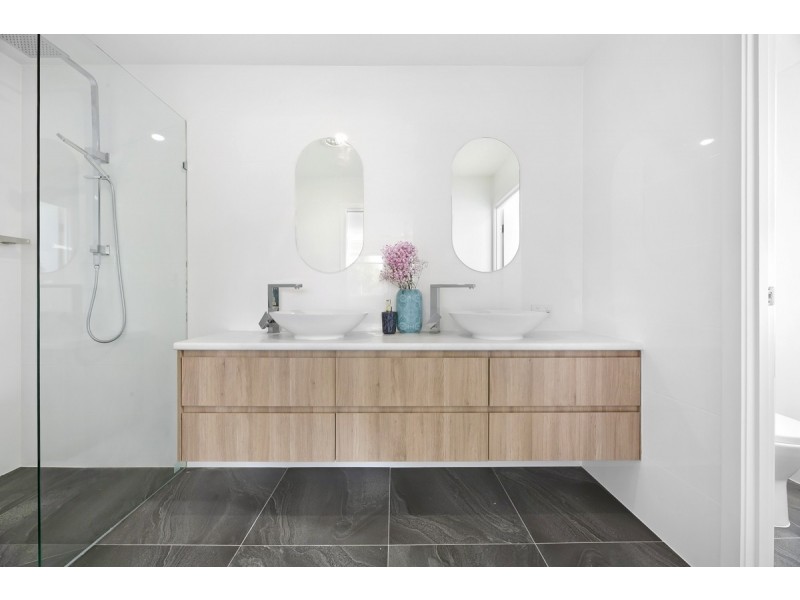 1 Schilling Avenue, Southport QLD 4215