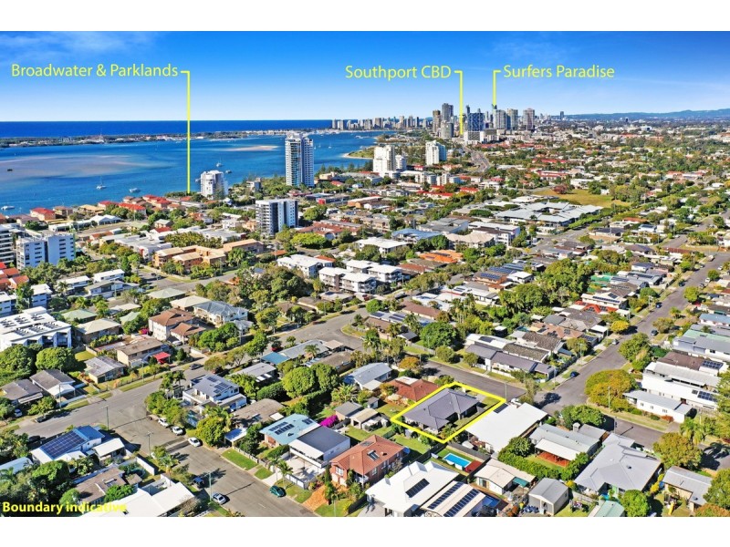 9 Grace Avenue, Labrador QLD 4215