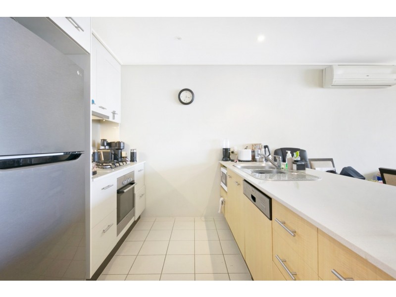 300/105 Scarborough Street, Southport QLD 4215